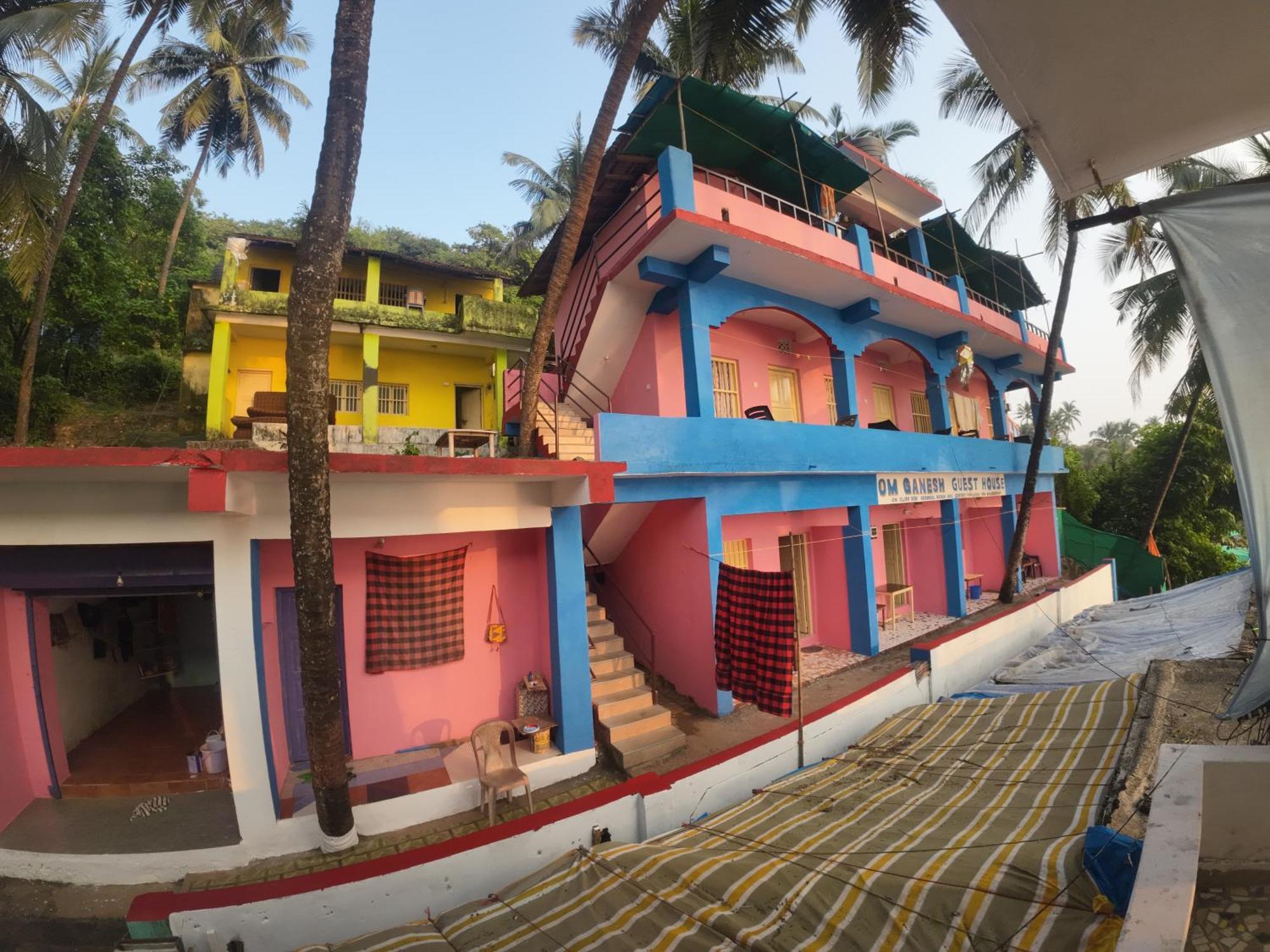 Om Ganesh Guest House Cliffside Арамболь Экстерьер фото