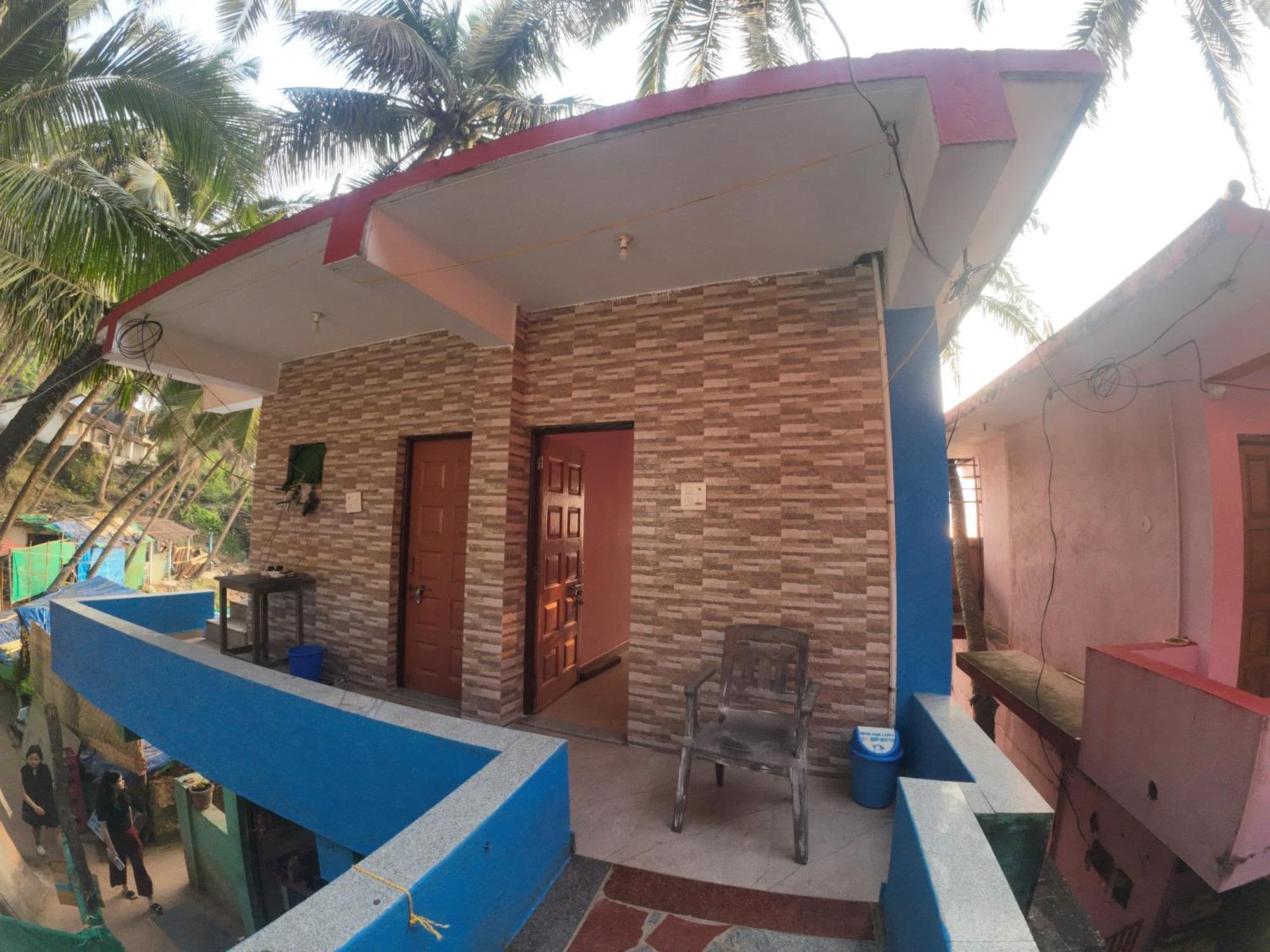 Om Ganesh Guest House Cliffside Арамболь Экстерьер фото