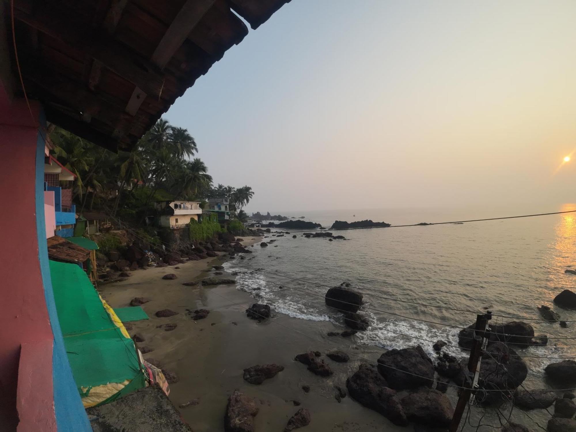 Om Ganesh Guest House Cliffside Арамболь Экстерьер фото